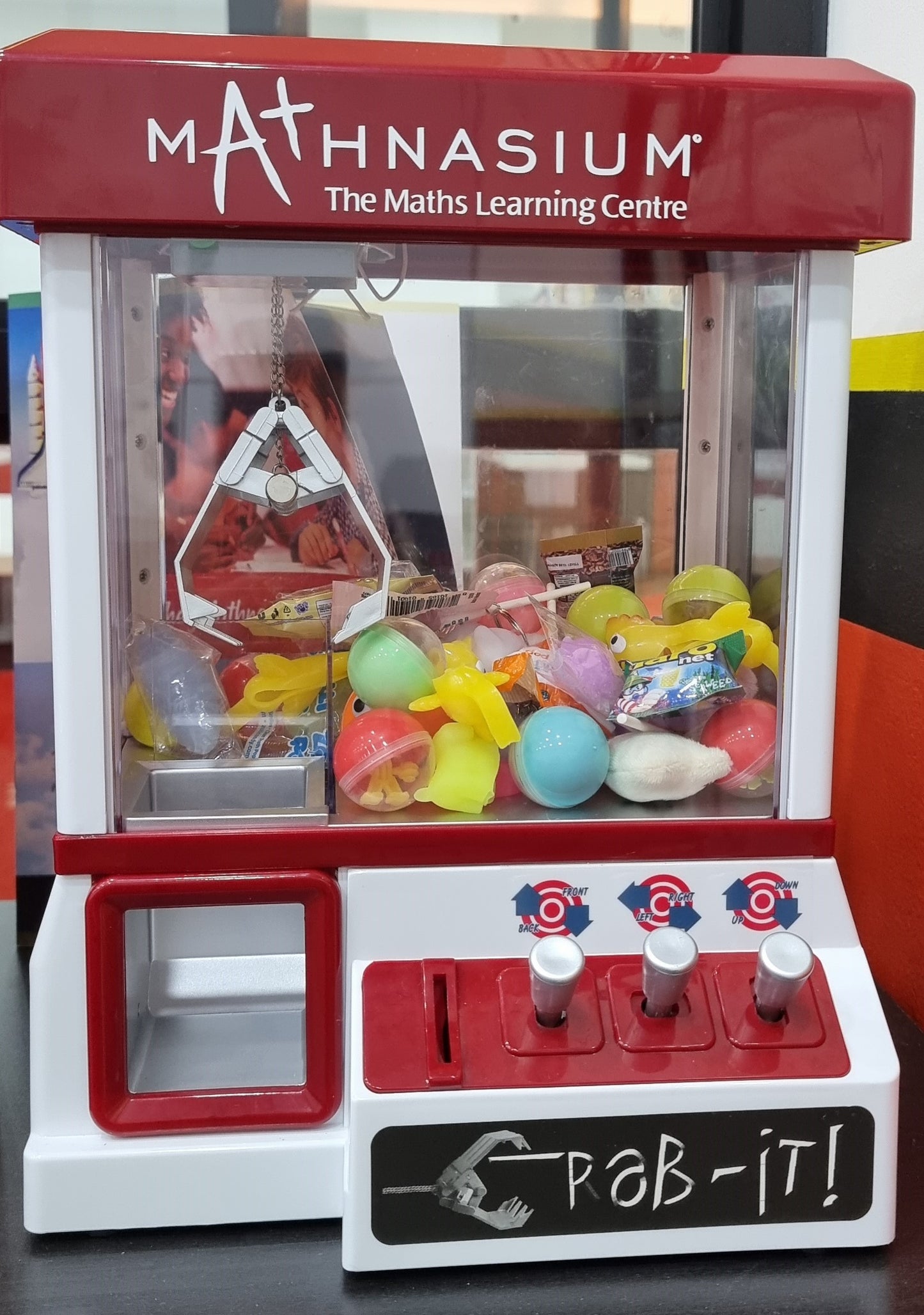 3 CARDS: One Chance at Claw Machine