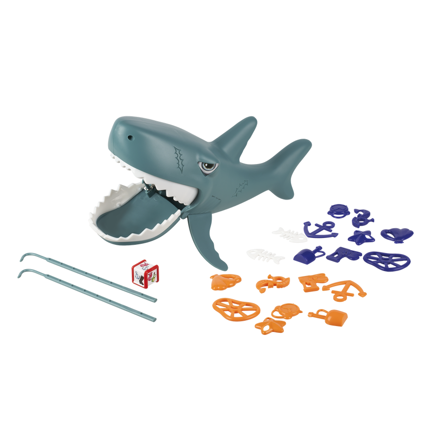 33 CARDS: Chomping Shark Action Game