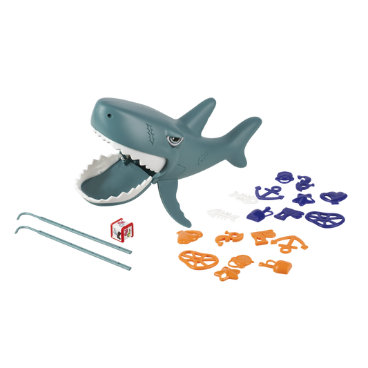 33 CARDS: Chomping Shark Action Game